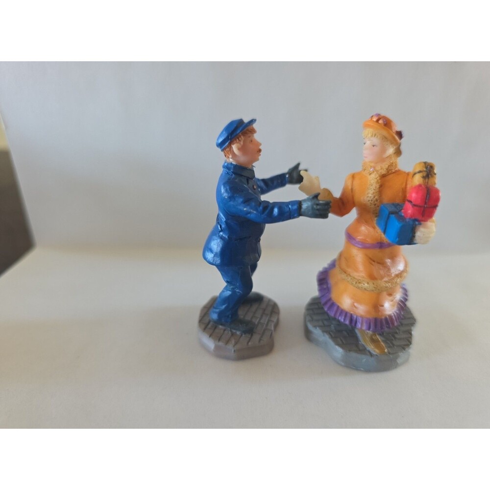 2003 LEMAX Gift Group Figures #32730 People Village Accessories Retired 2 Pcs